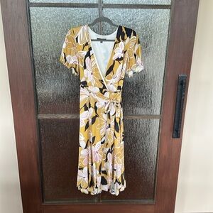 Slate and Willow Mod Daisy Wrap Dress size XS